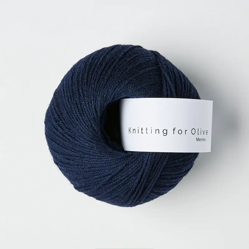 Knitting_for_olive_merino_navy blue.webp